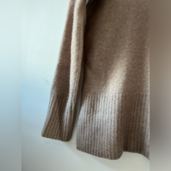 Everlane Wool-Yak Blended Pullover Sweater - Picture 4 of 15